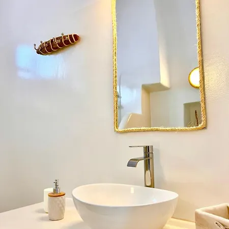 Aphrodite Next To The Windmills Of Mykonos Feriehus Mykonos Town